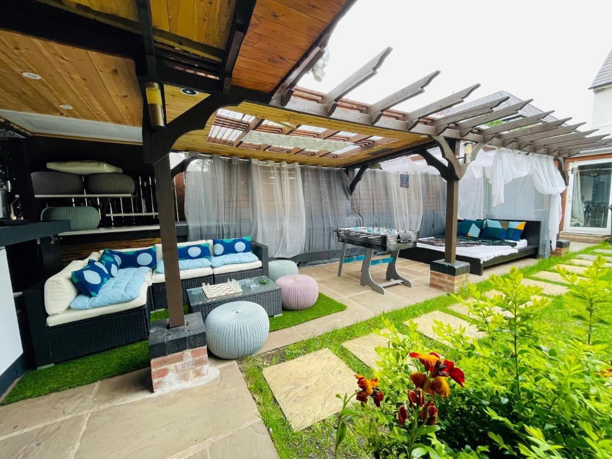 Tropical Style House Near Centre Guest house *