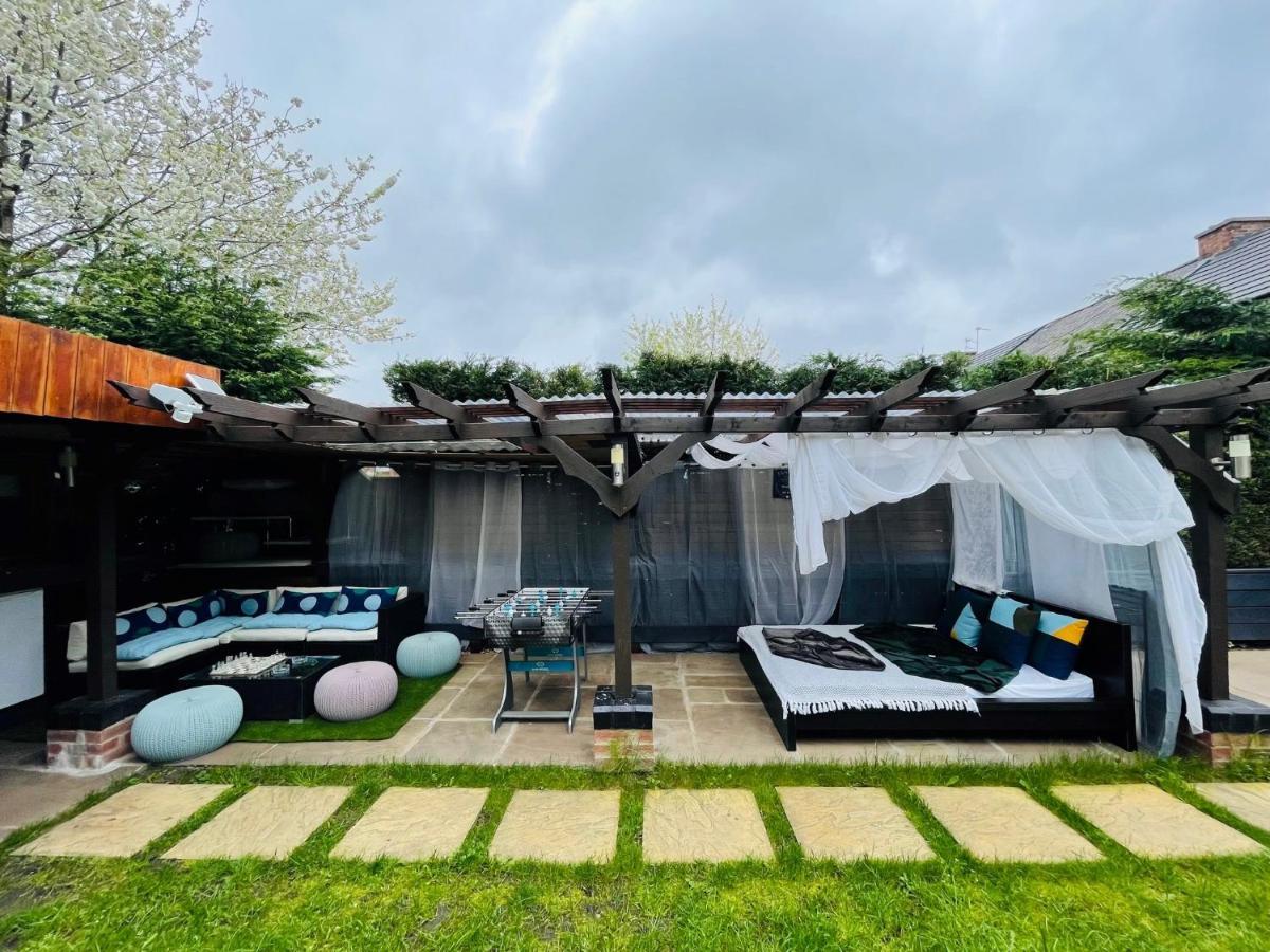Guest house Tropical Style House Near Centre