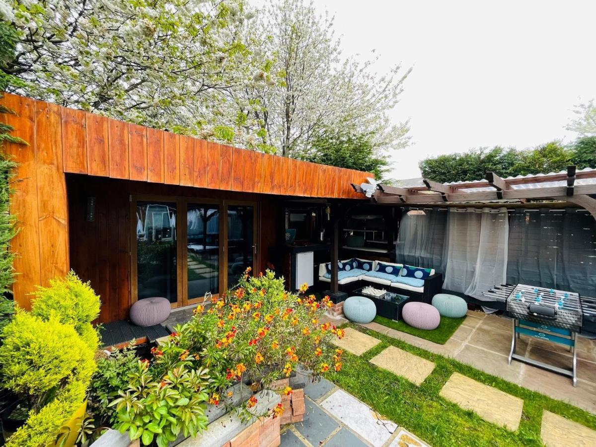 Tropical Style House Near Centre Newcastle upon Tyne