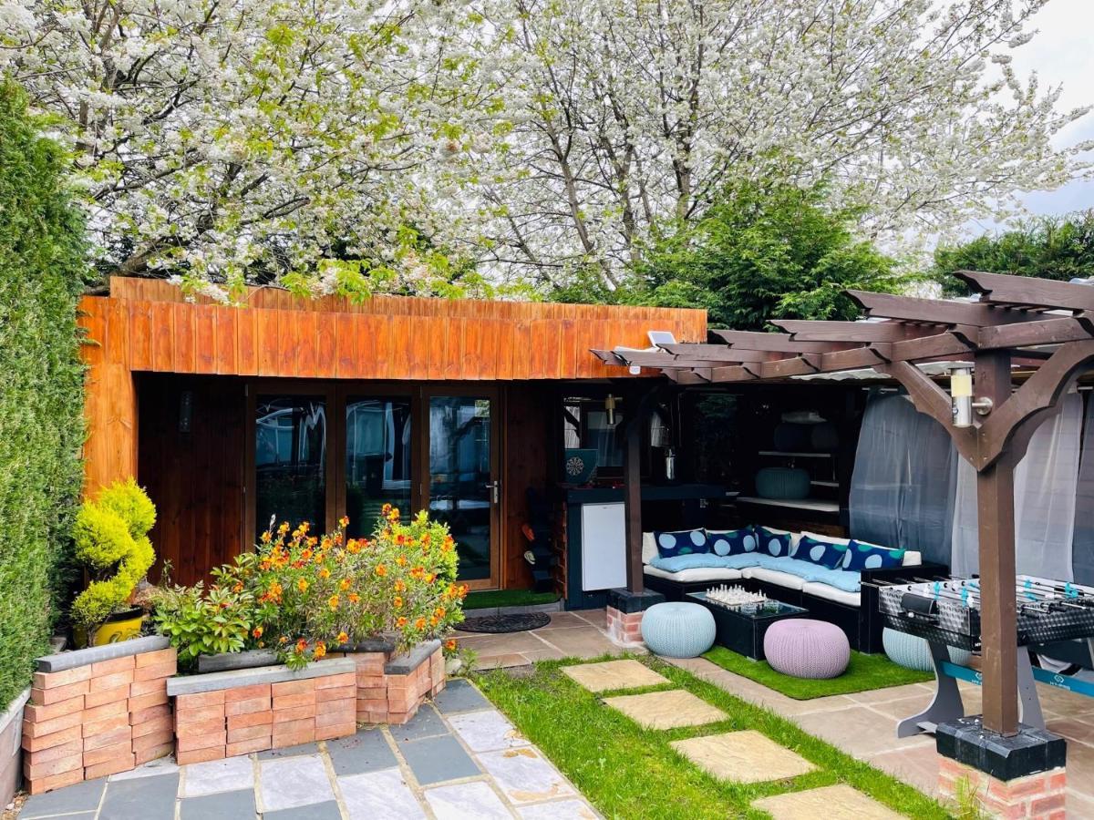 Tropical Style House Near Centre Guest house *