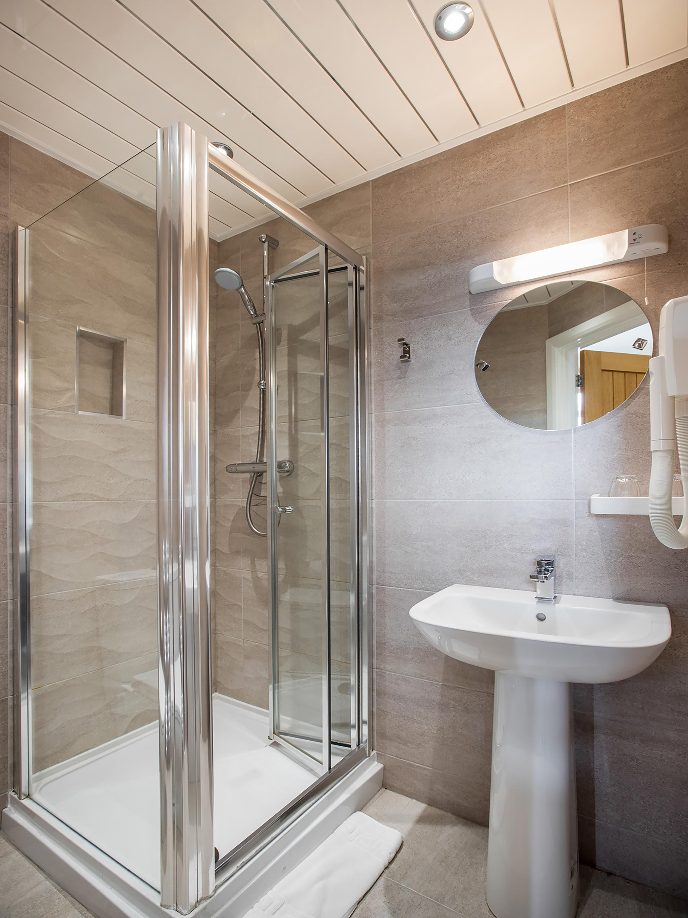 Dene Hotel 3*
