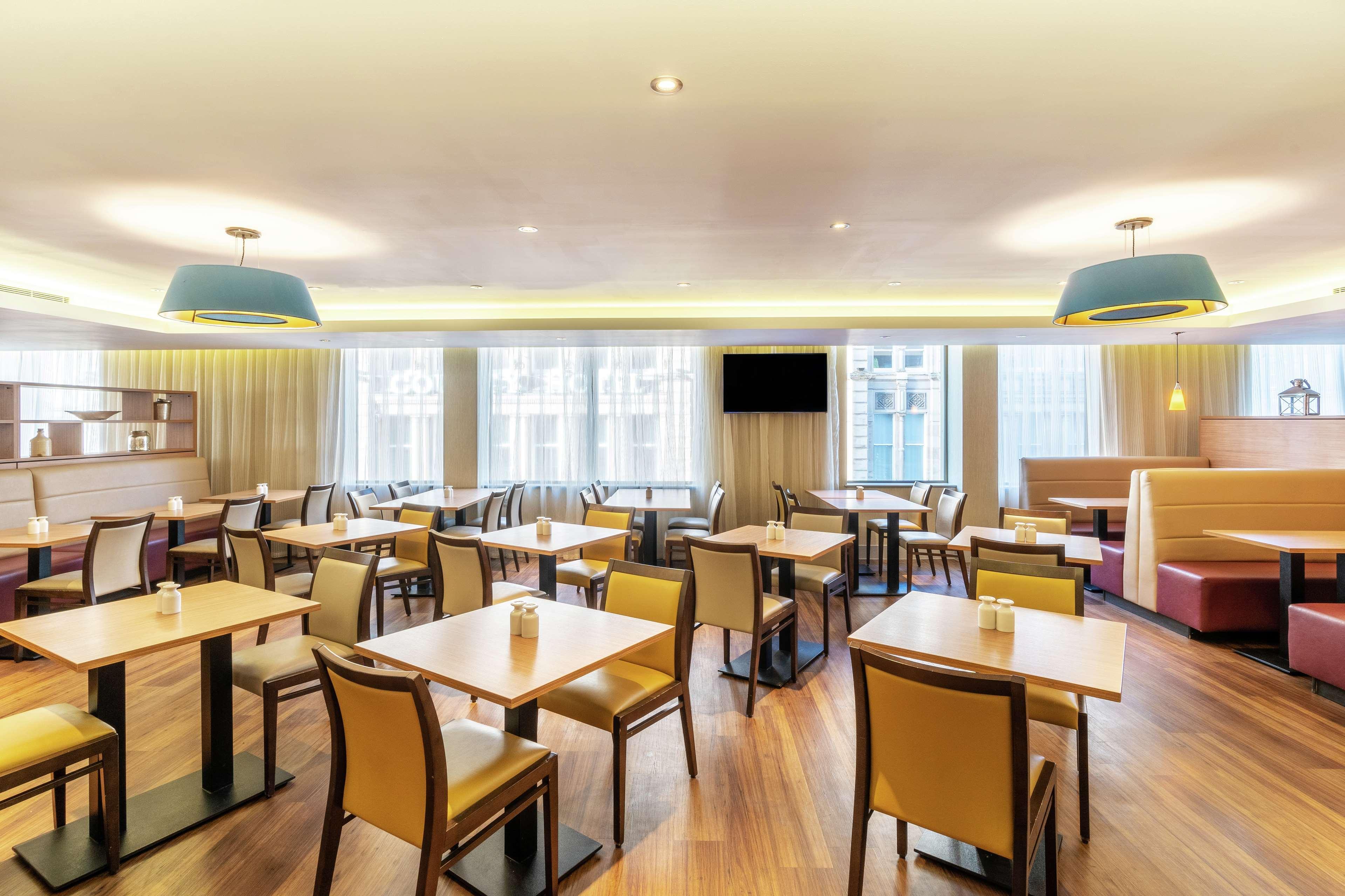 Hampton By Hilton 3*