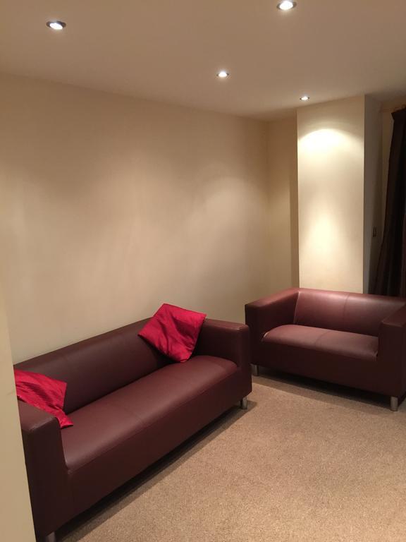 Executive Apartment *