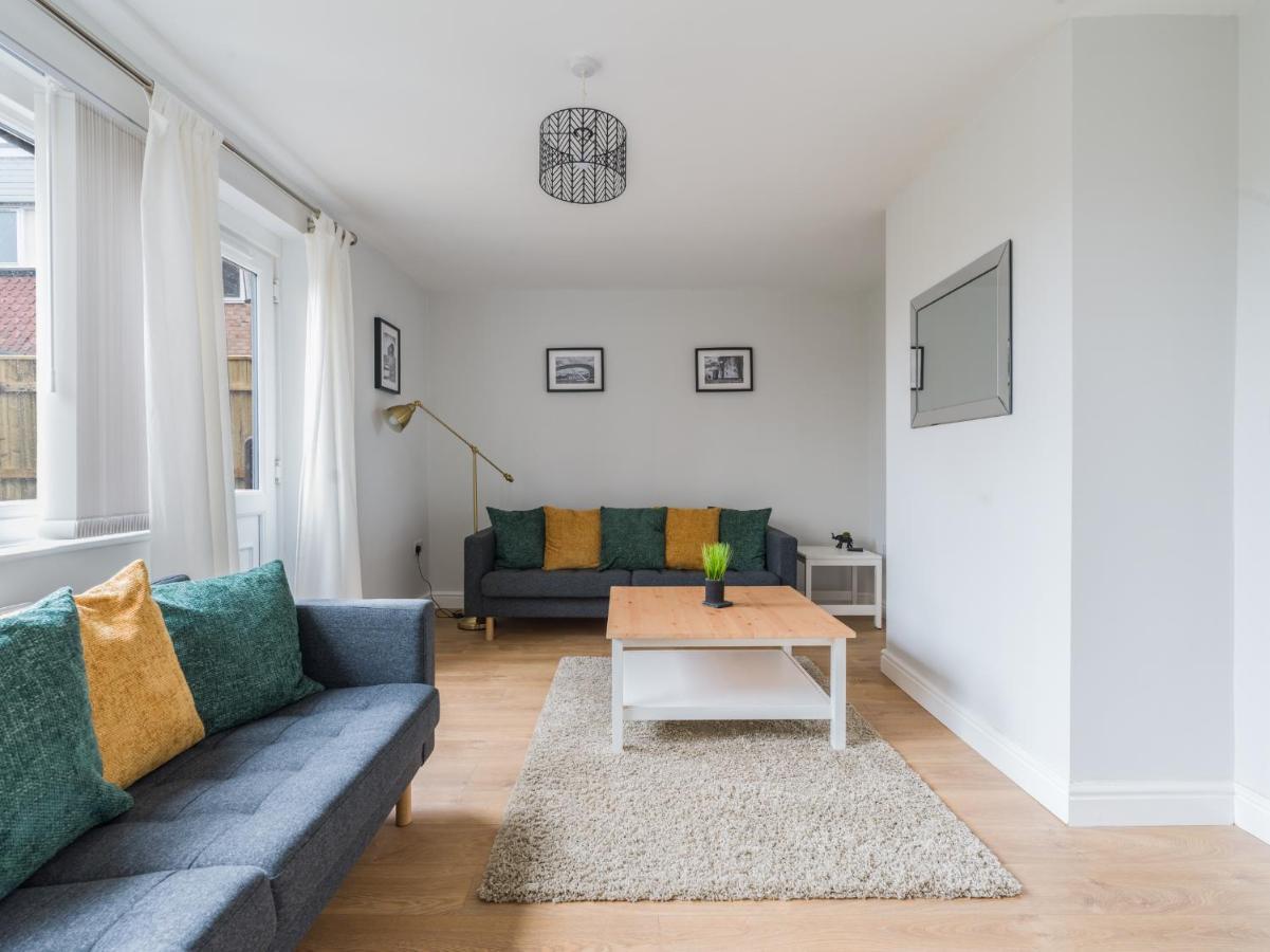 Howick House - Large 3 Bedroom House, Gosforth * Newcastle upon Tyne