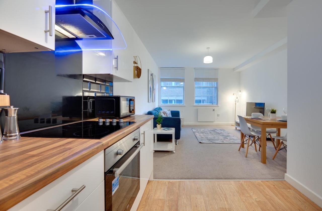 Charltons Bonds 1a By Week2week * Newcastle upon Tyne