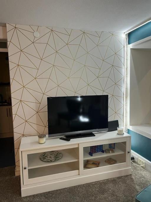 Flat Ideal For Work & Leisure *