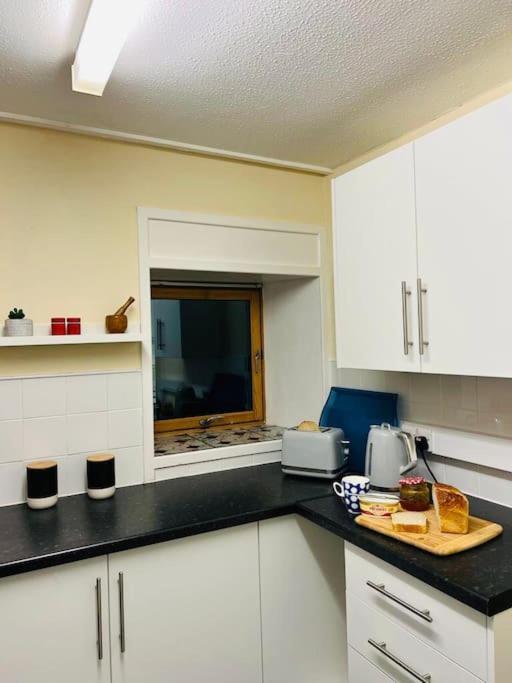 Apartment Flat Ideal For Work & Leisure *