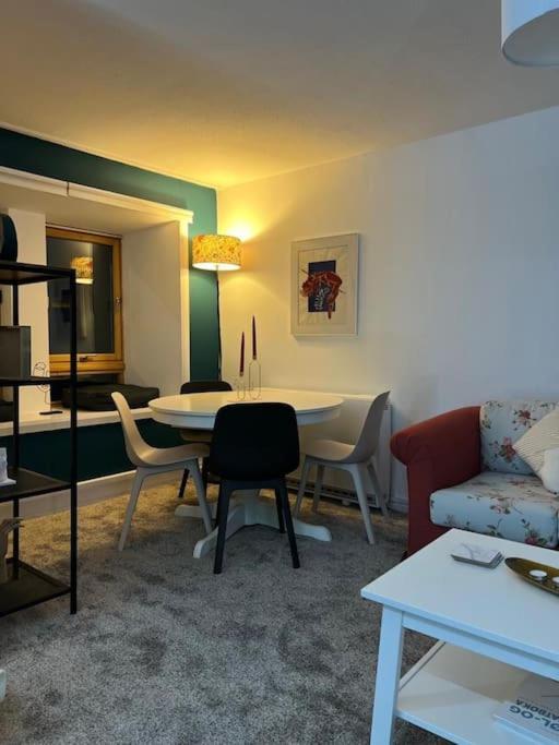 Flat Ideal For Work & Leisure