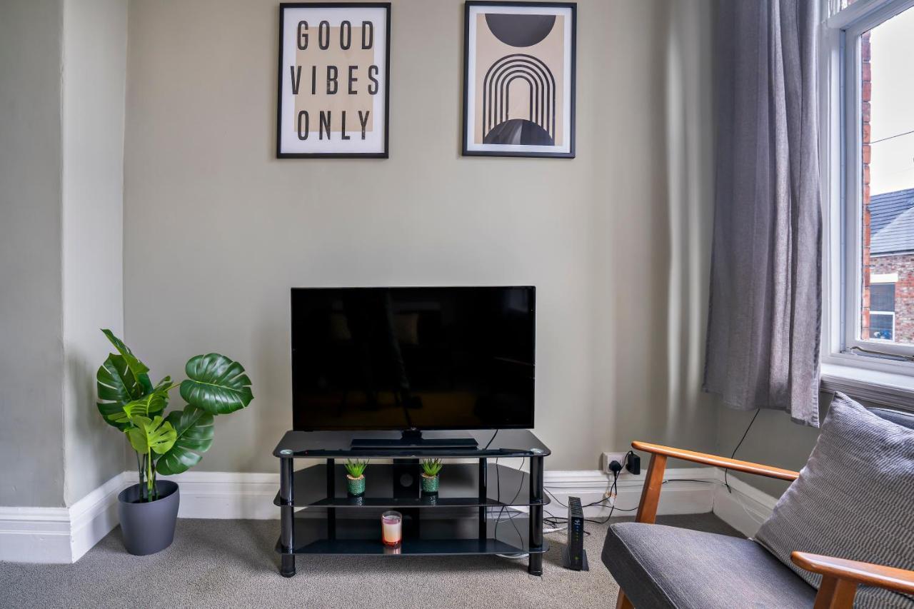2 Bed-town Centre-free Parking Apartment