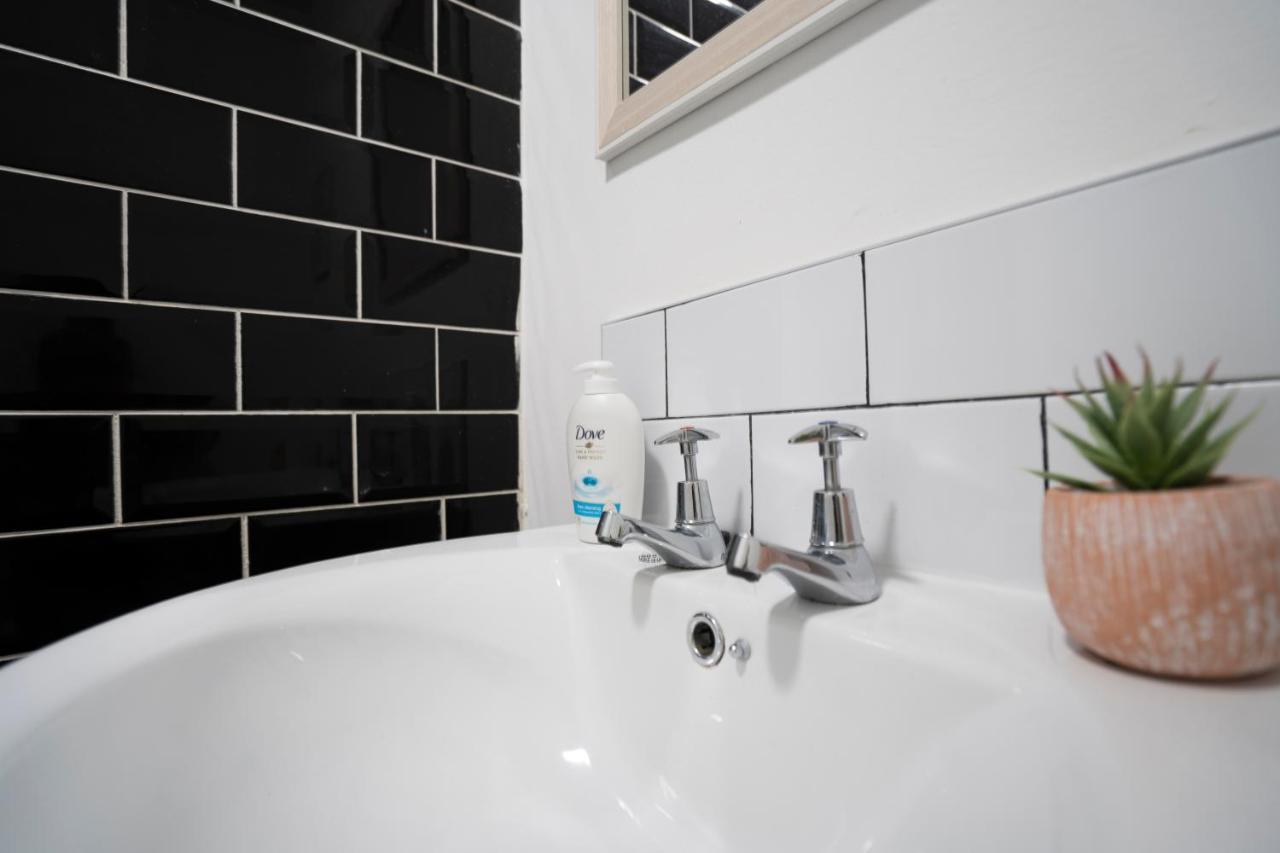 2 Bed-town Centre-free Parking Apartment *
