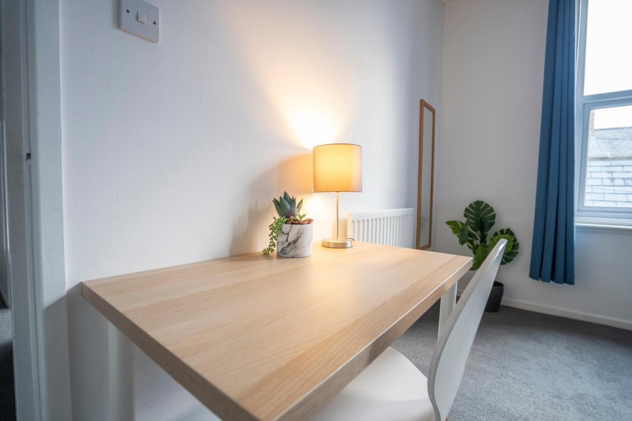 2 Bed-town Centre-free Parking