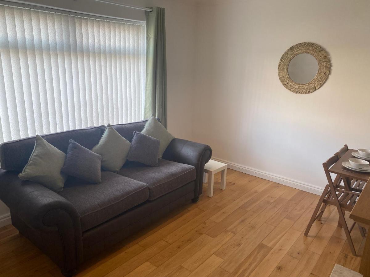 Wilton - Perfect For Contractors Private Large Drive