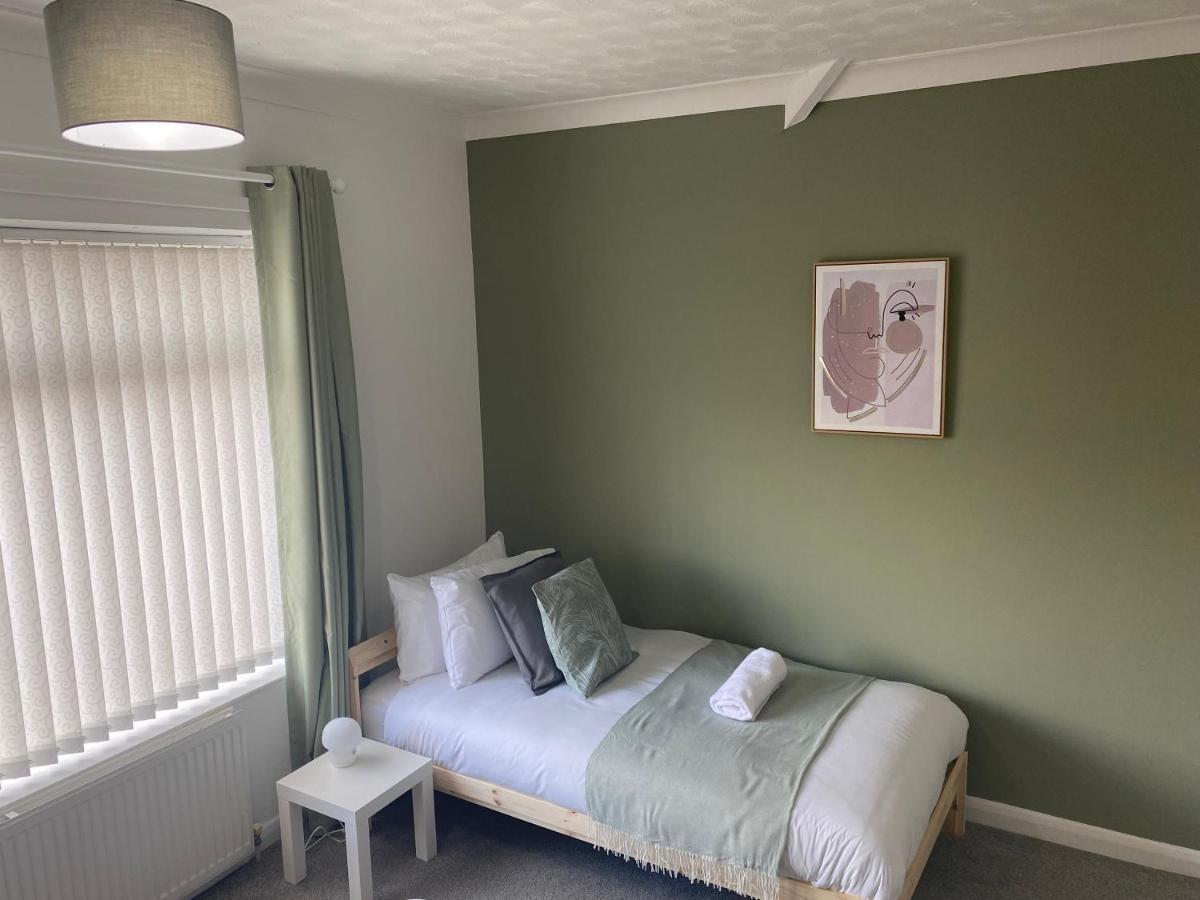 Wilton - Perfect For Contractors Private Large Drive Holiday home