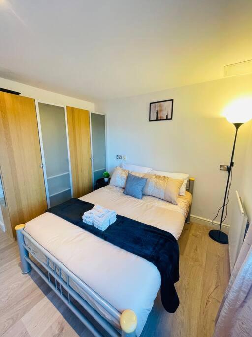 Stunning Flat By Quayside With Balcony!! *