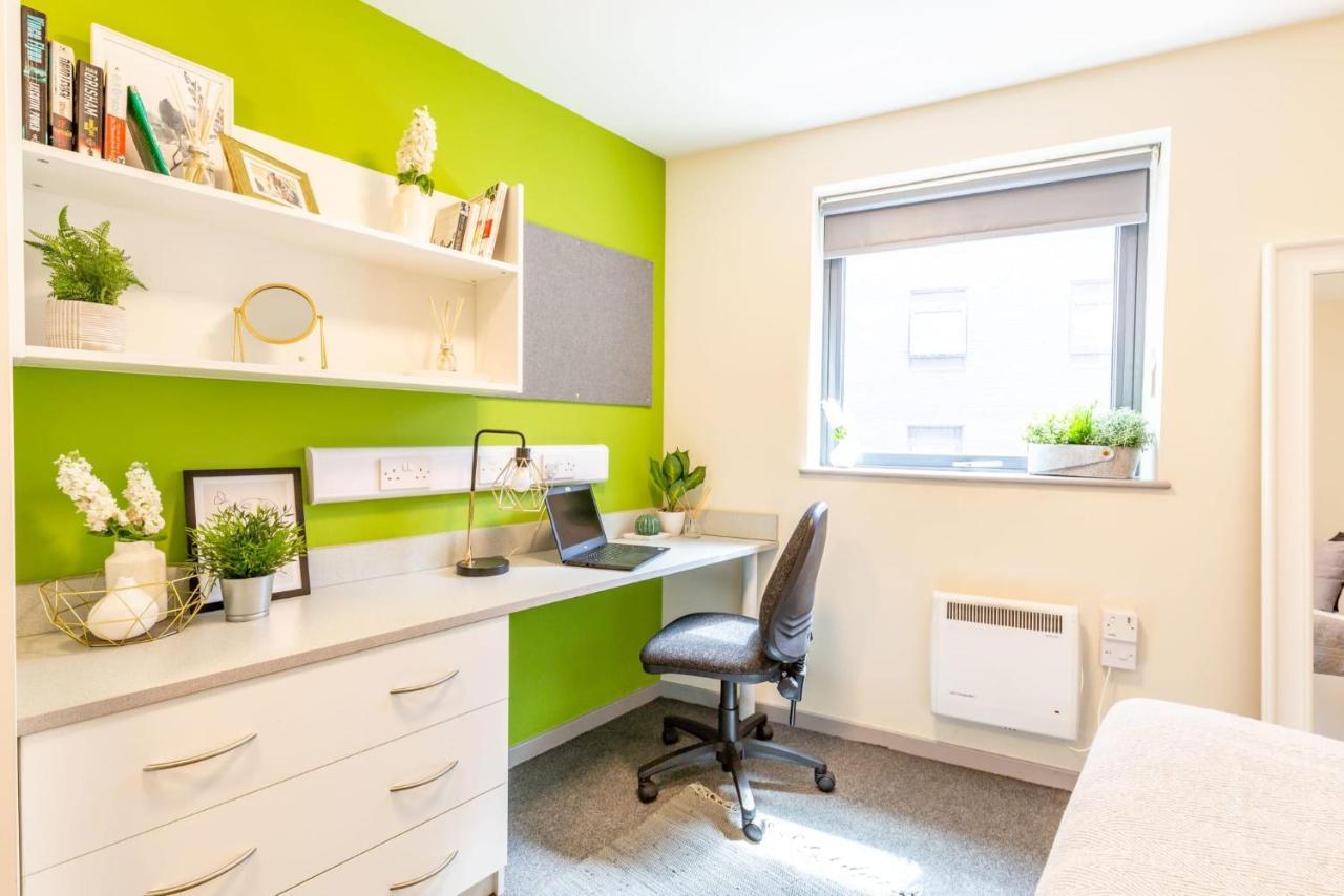 Apartment And Ensuite Bedrooms At Bryson Court In