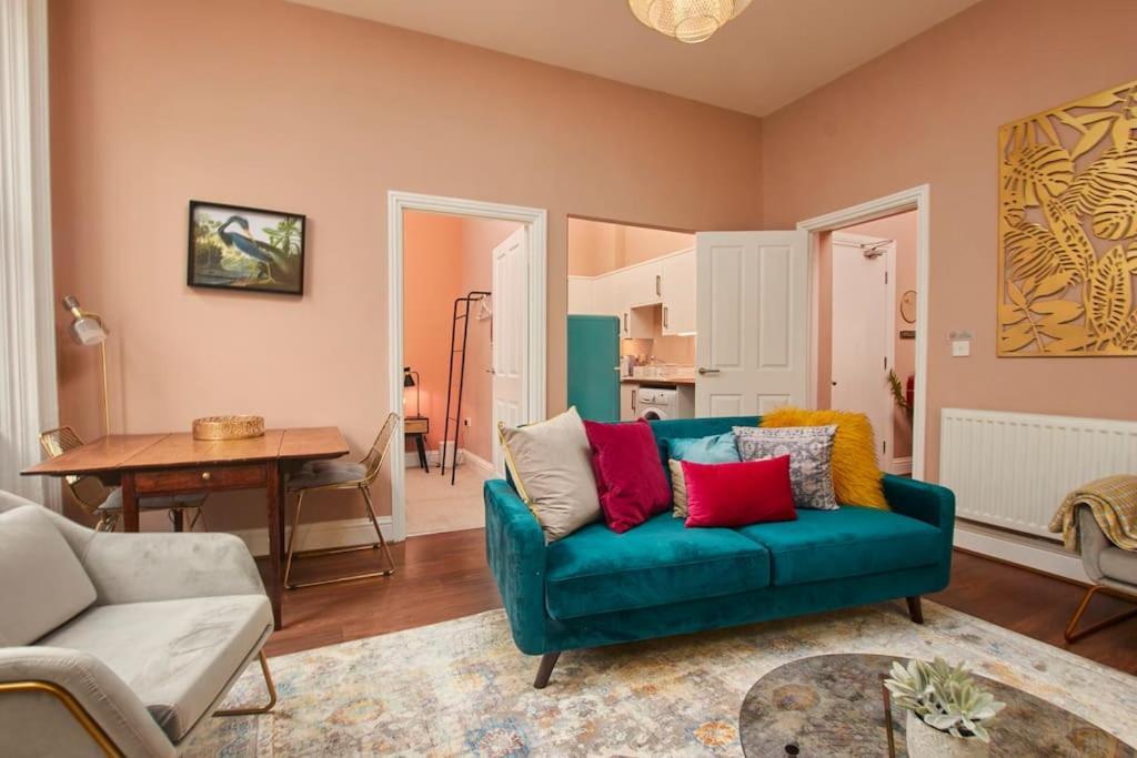 Lovely Chique Abode - Sleeps 4 - First Floor Apartment Newcastle upon Tyne