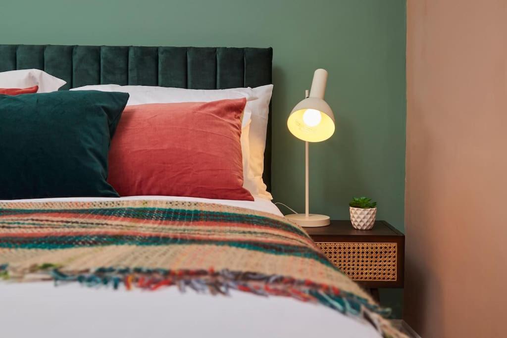 Lovely Chique Abode - Sleeps 4 - First Floor Apartment