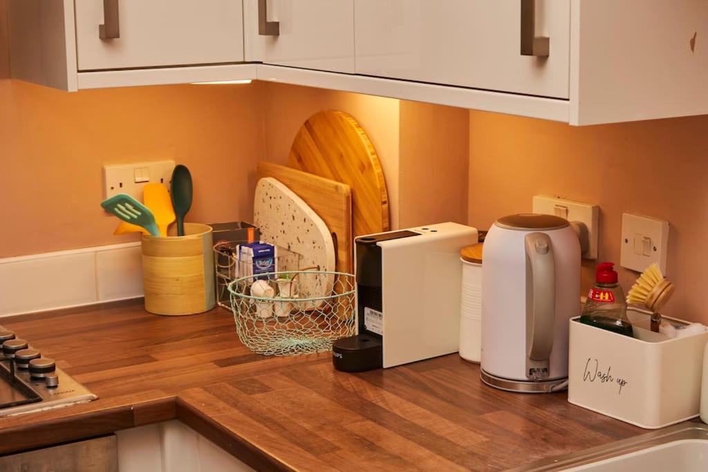 Lovely Chique Abode - Sleeps 4 - First Floor Apartment