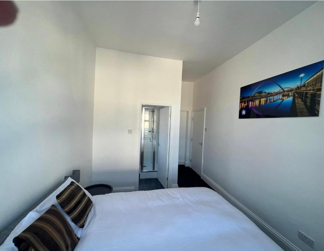 Spacious 2bedroom By Star Apartment *