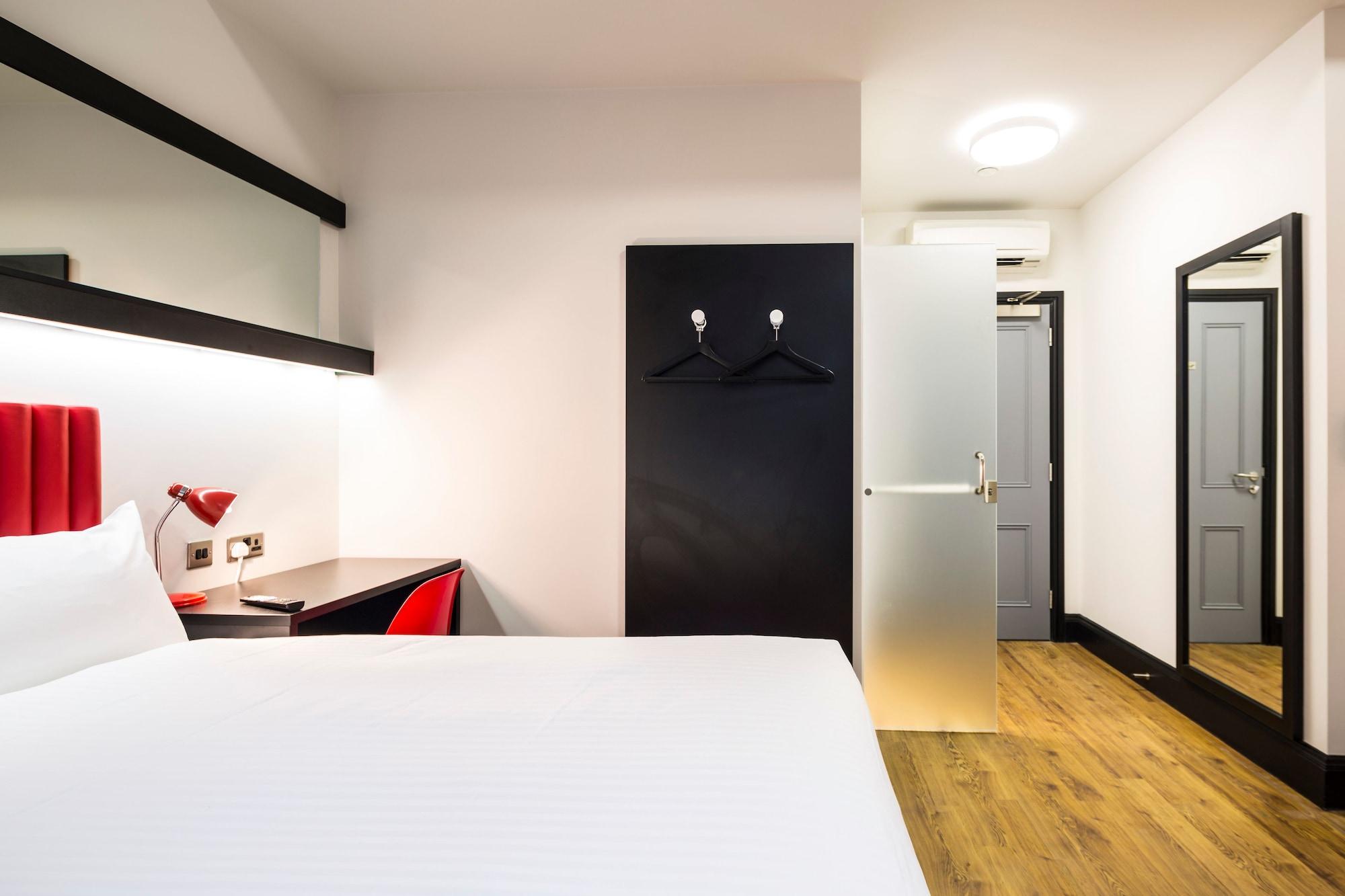 Easyhotel Hotel