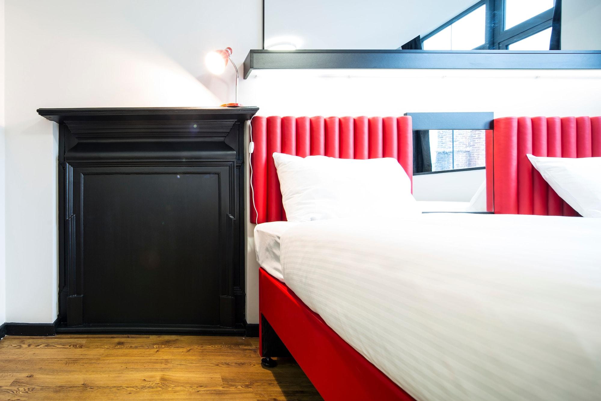 Hotel Easyhotel 2*