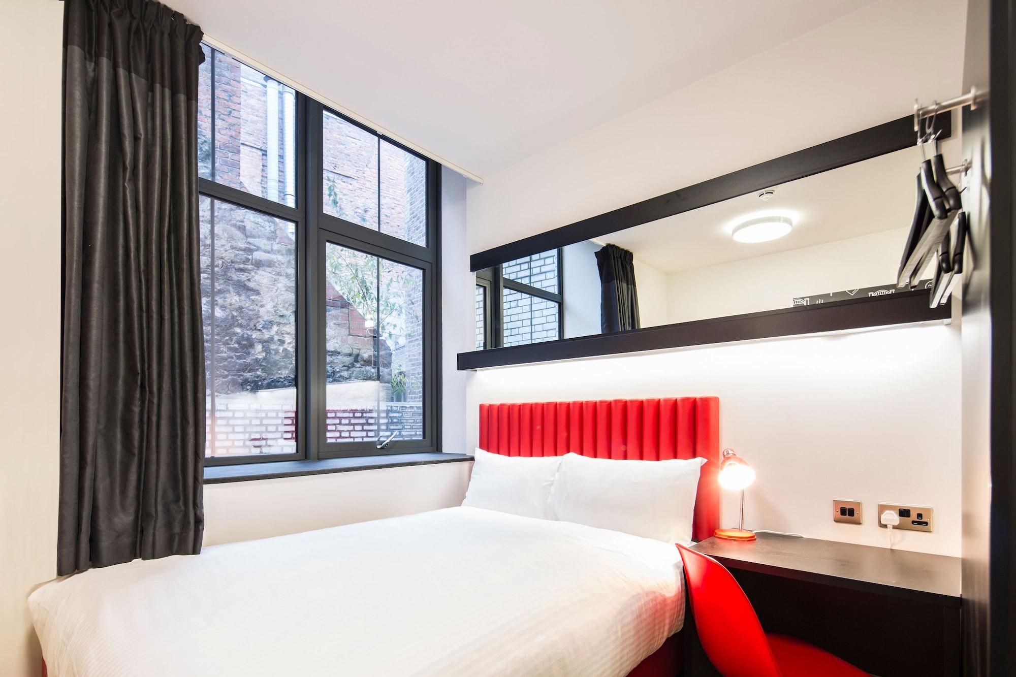 Hotel Easyhotel