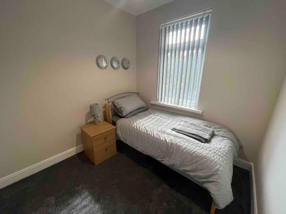 Modern Family Large Garden Free Parking * Newcastle upon Tyne