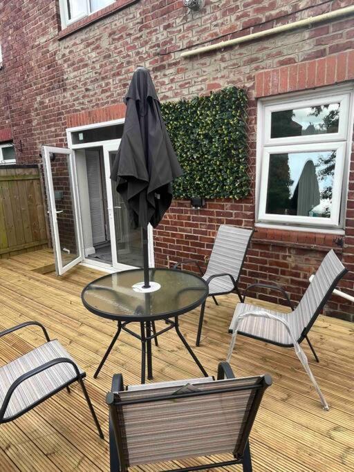 Modern Family Large Garden Free Parking *
