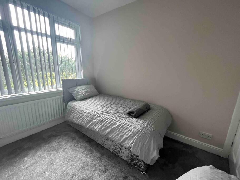 Modern Family Large Garden Free Parking Villa Newcastle upon Tyne