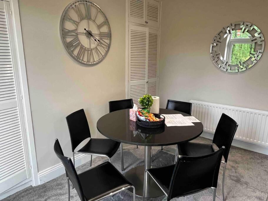 Modern Family Large Garden Free Parking * Newcastle upon Tyne