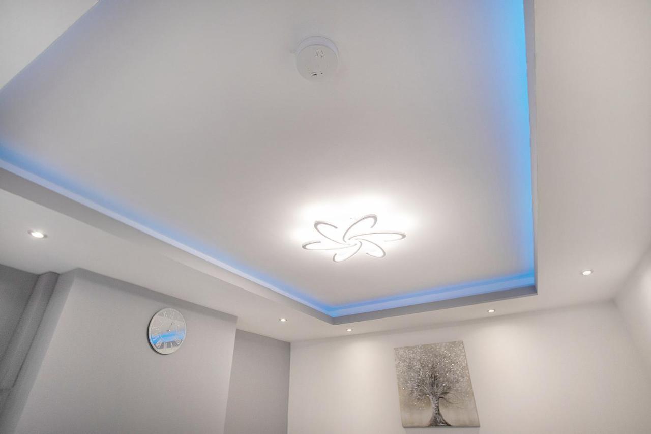 Exquisite 3-bedroom, Newly Renovated, Sleeps 6