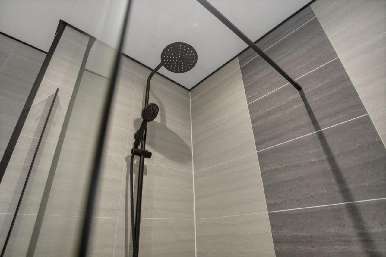 Exquisite 3-bedroom, Newly Renovated, Sleeps 6