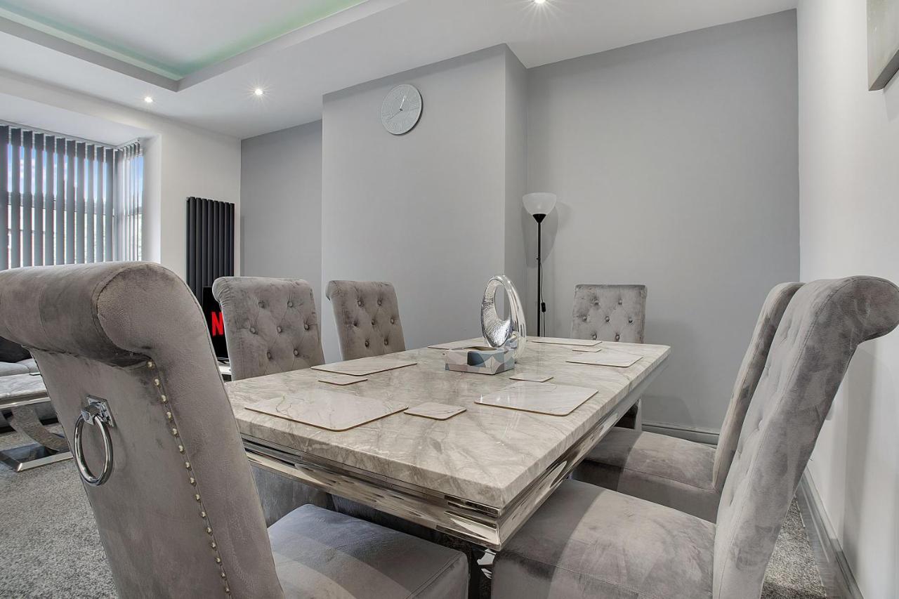 Exquisite 3-bedroom, Newly Renovated, Sleeps 6 * Newcastle upon Tyne