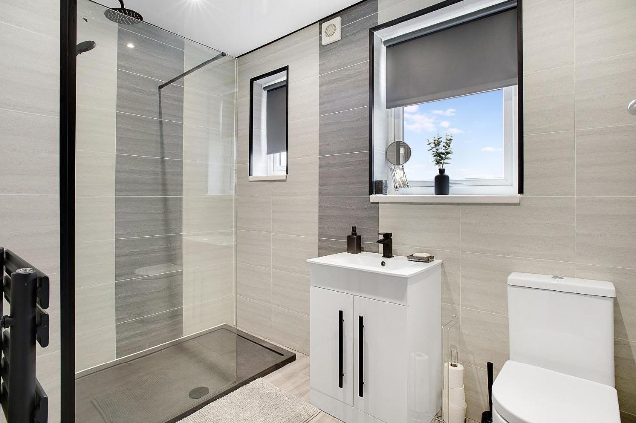 Exquisite 3-bedroom, Newly Renovated, Sleeps 6 Holiday home Newcastle upon Tyne
