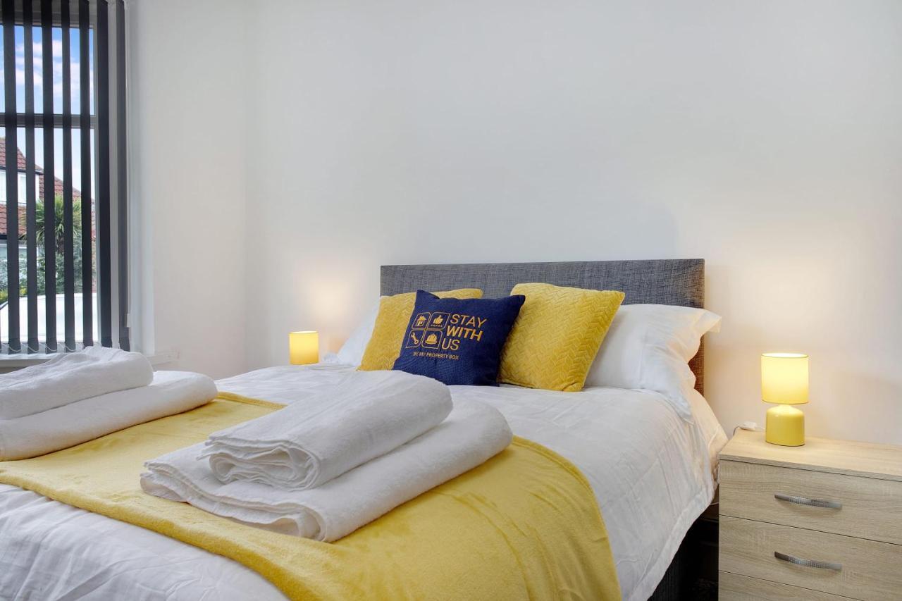 Exquisite 3-bedroom, Newly Renovated, Sleeps 6