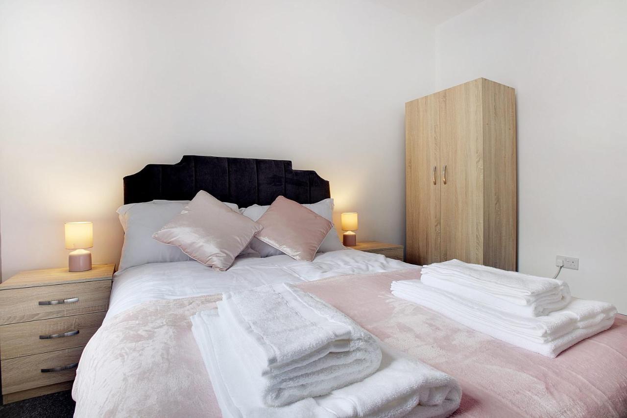 Exquisite 3-bedroom, Newly Renovated, Sleeps 6 * Newcastle upon Tyne