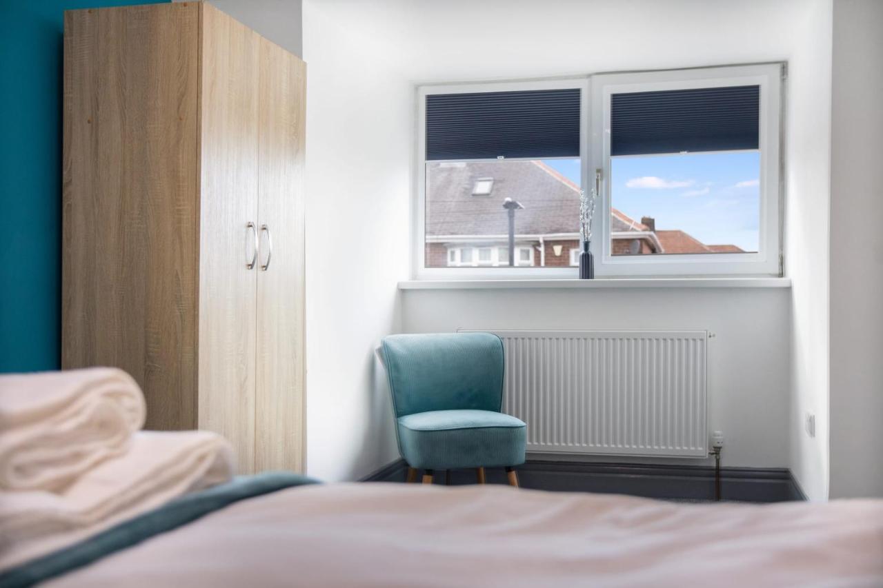 Holiday home Exquisite 3-bedroom, Newly Renovated, Sleeps 6 *
