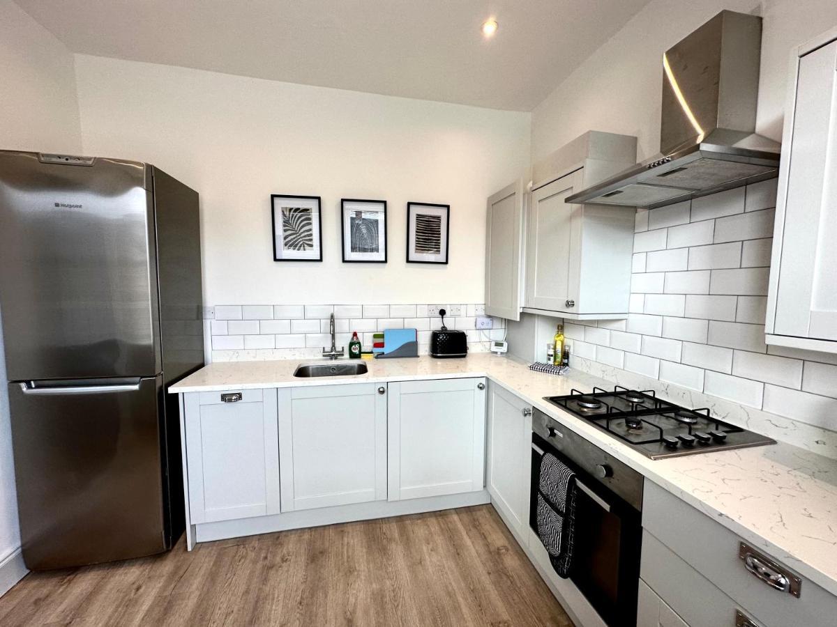 Apartment Stylish 3bed With Free Parking *