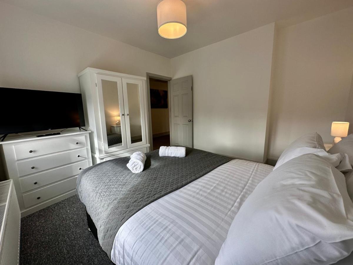 Stylish 3bed With Free Parking Apartment