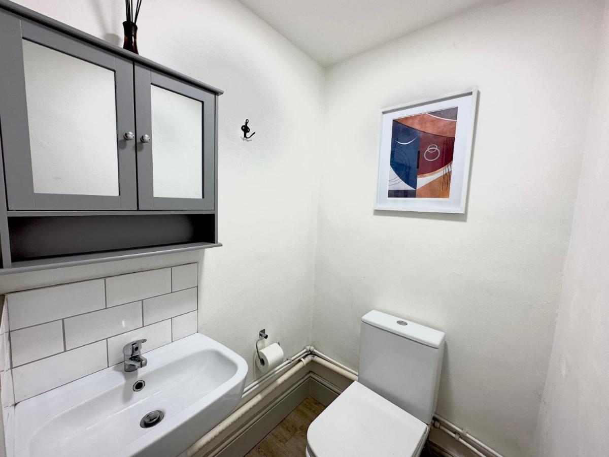 Stylish 3bed With Free Parking