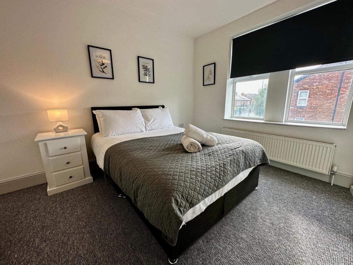 Apartment Stylish 3bed With Free Parking *