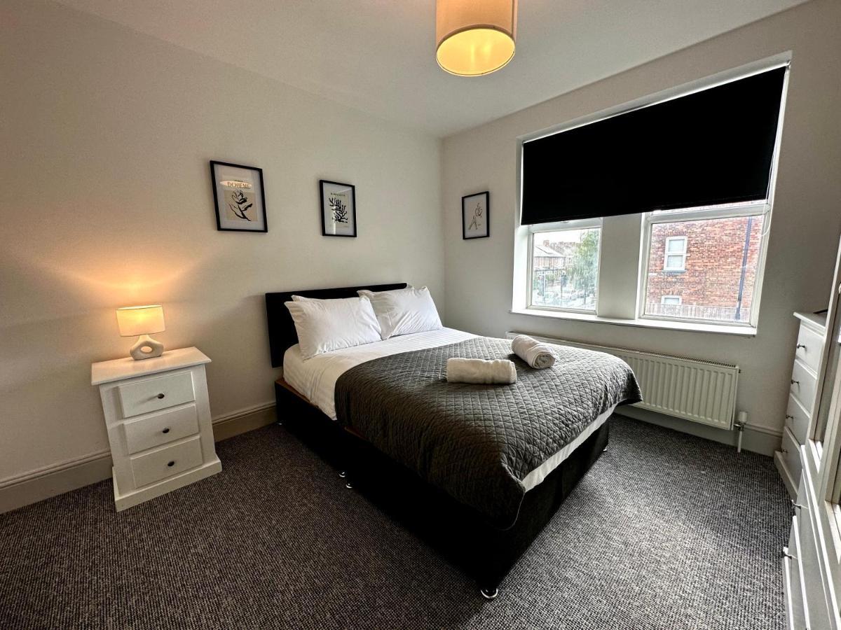 Stylish 3bed With Free Parking Apartment *