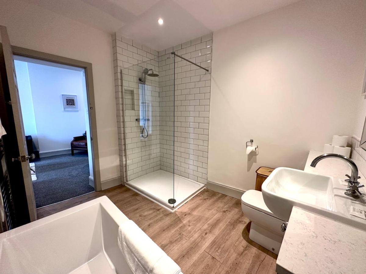 Apartment Stylish 3bed With Free Parking *