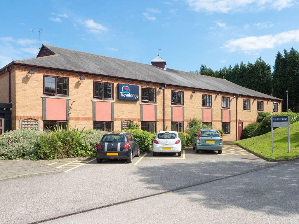 Travelodge Airport 3*