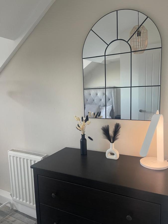 Modern Spacious 5 Bed House In Newcastle upon Tyne