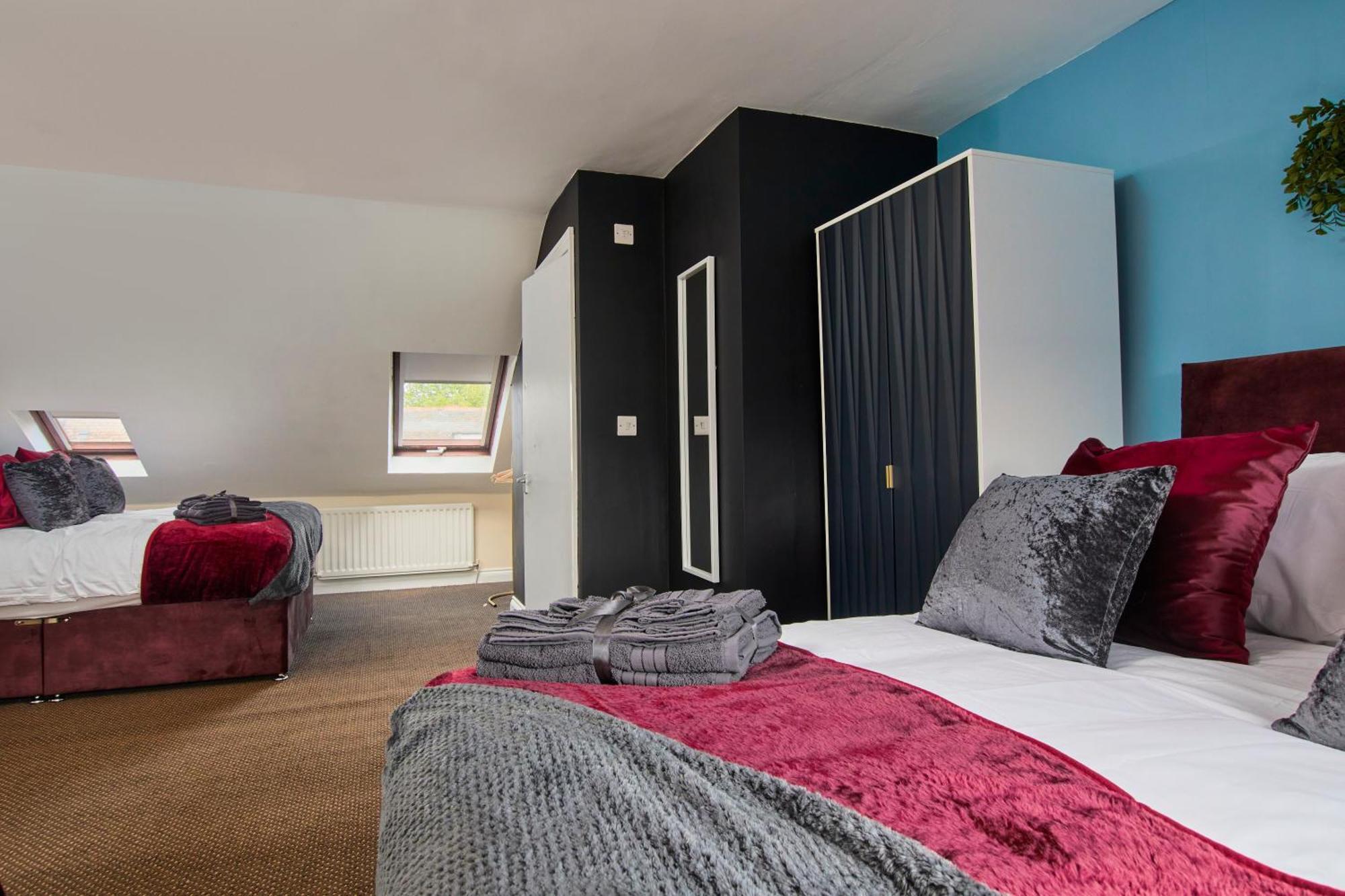 Apartment 30 Percent Off - Lovely 4 Bed In