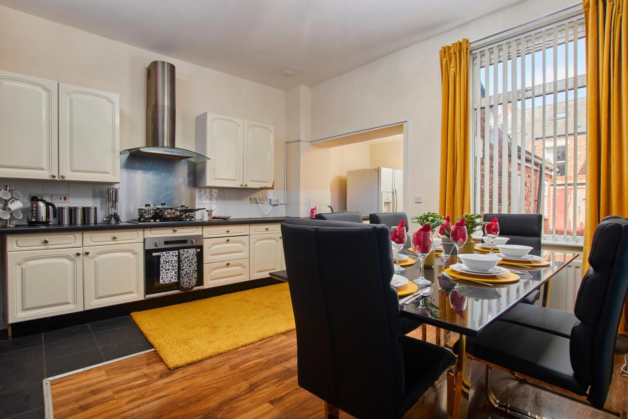 Apartment 30 Percent Off - Lovely 4 Bed In *