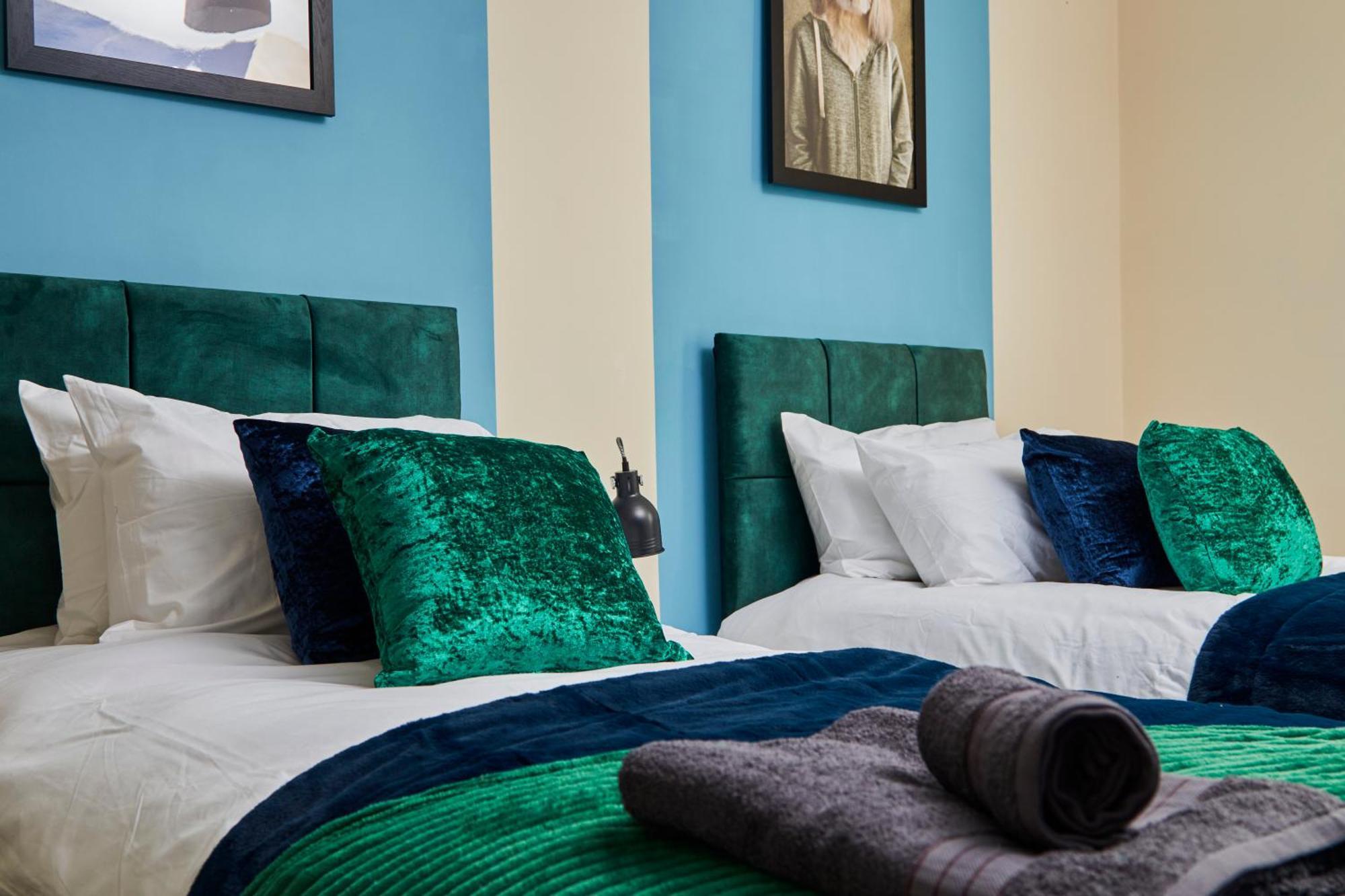Apartment 30 Percent Off - Lovely 4 Bed In *