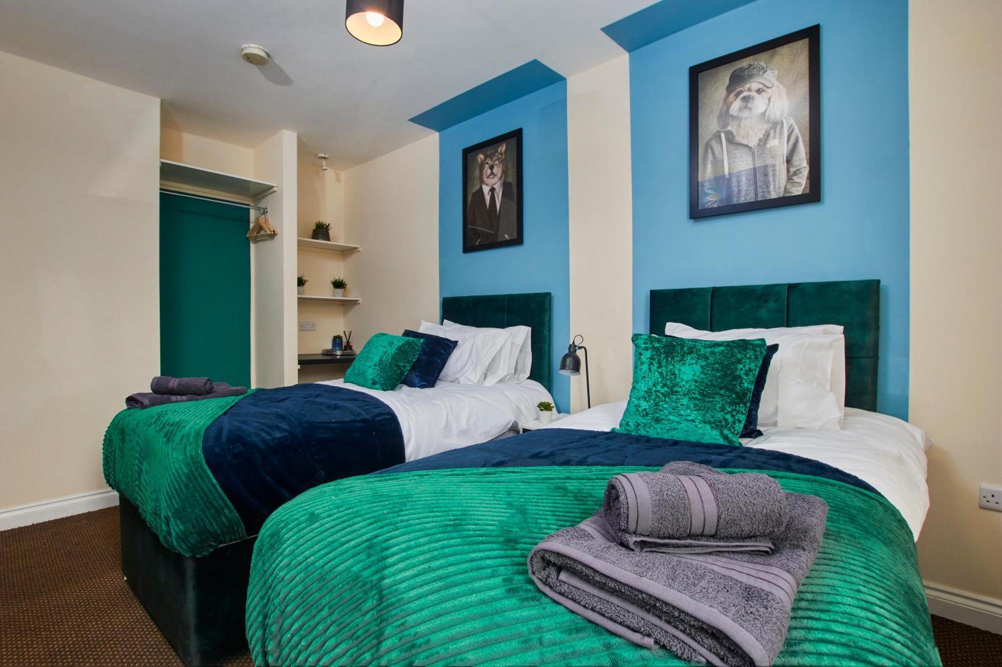 30 Percent Off - Lovely 4 Bed In