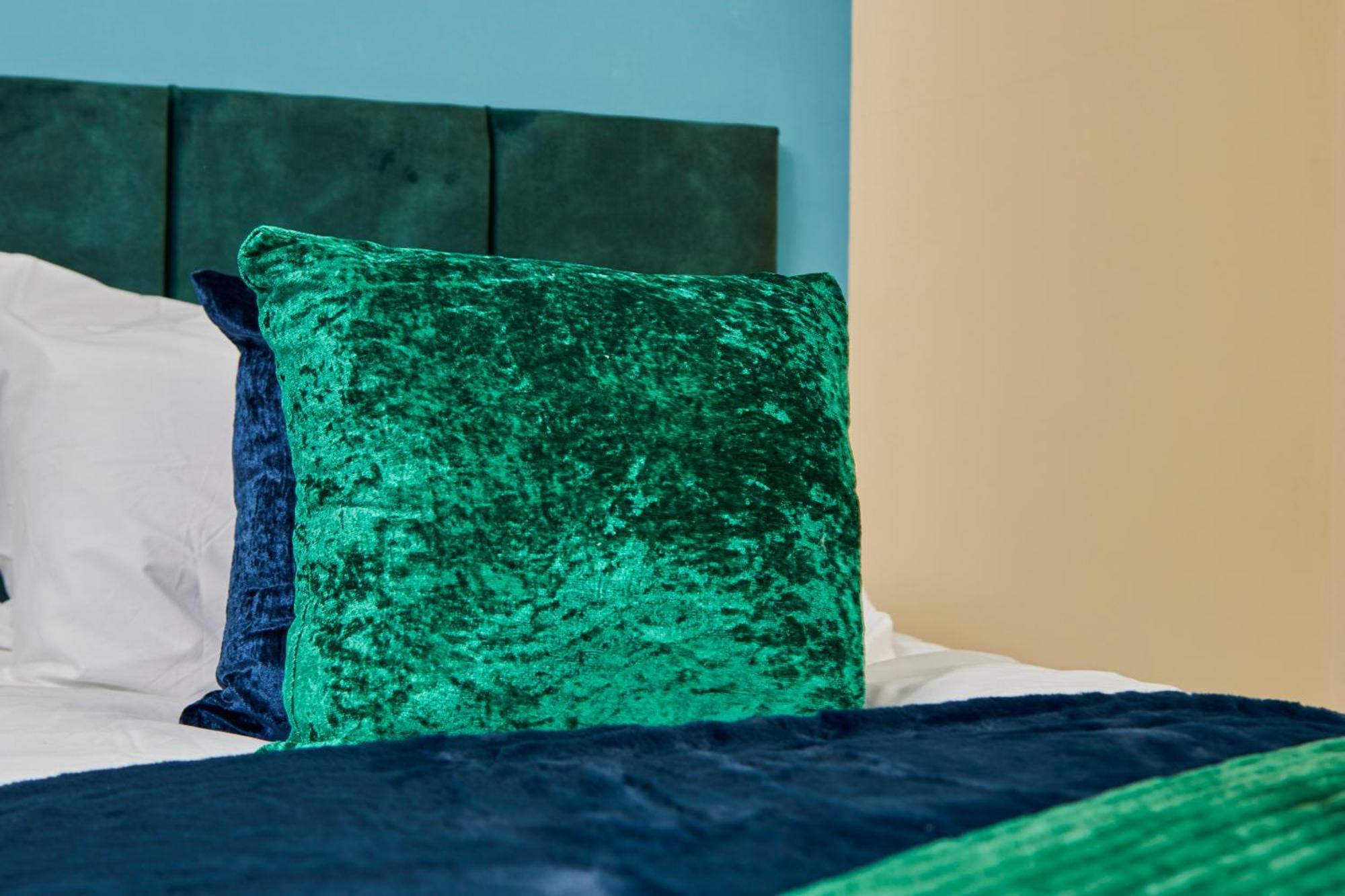 30 Percent Off - Lovely 4 Bed In Apartment Newcastle upon Tyne